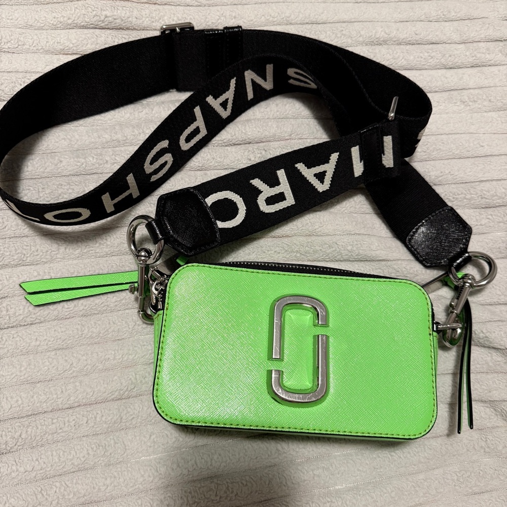 MARC JACOBS crossbody purse